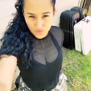 Meet your Posher, Fatima